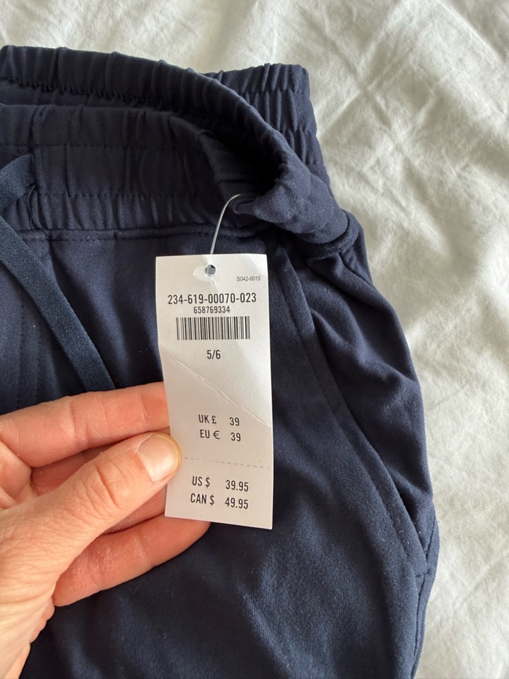 NWT navy Abercrombie joggers 5/6 - Picture 2 of 2